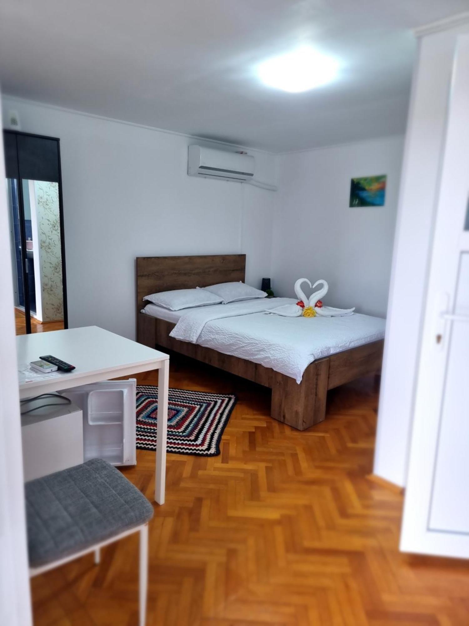 Casa Cu Trandafiri Murighiol Exteriör bild